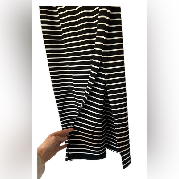 Black and White striped Skirt. Size L. - Picture 6 of 11